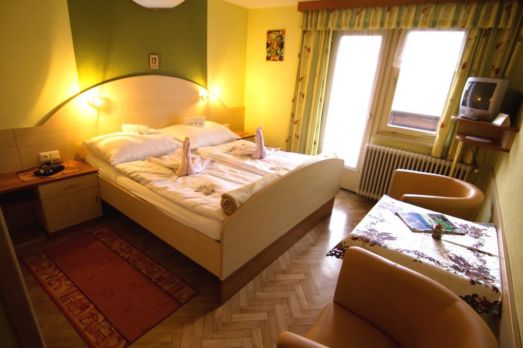 Gasthof Pension St. Wolfgang Кирхберг-ам-Вексель Экстерьер фото